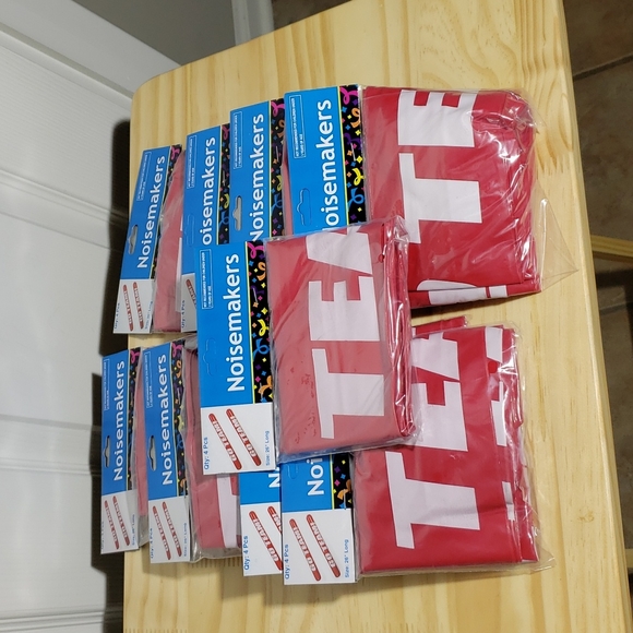 Party noisemakers - Picture 1 of 2